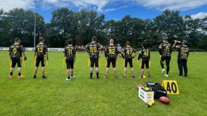 Bild: Robert Meier
Die Flaggen hängen an den Hosen: Am Samstag findet erstmals ein Flagfootball-Turnier in Amberg statt.
