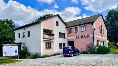Bild: Krones
Im Rathaus Freihung wurden mit einem Rekordhaushalt zukunftsweisende Entscheidungen getroffen