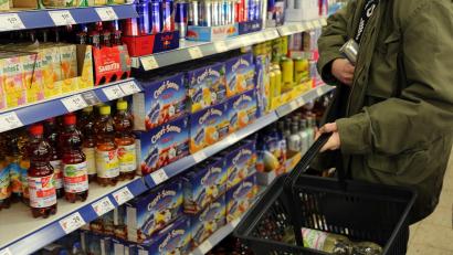 Symbolbild: Gerhard Götz
In einem Supermarkt in Sulzbach-Rosenberg wollte ein Pärchen einige Artikel mitgehen lassen, wurde am Eingang jedoch von der Polizei in Empfang genommen.