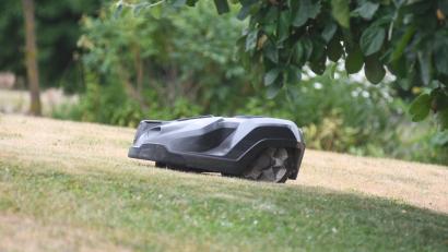 Symbolbild: zre
In Griesbach wurde ein Mähroboter aus einem Garten gestohlen.