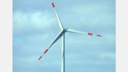 Symbolbild: Portner
Windräder im Wald: Die Stadt Oberviechtach zeigt sich am Windpark Sattelroß (überwiegend Gemeindegebiet Dieterskirchen) interessiert und will Infos bezüglich den Beteiligungsmodalitäten einholen.