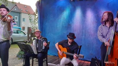 Bild: Sabine Mende
Die fränkische Band "Grandessa" beim Biergartenkonzert.