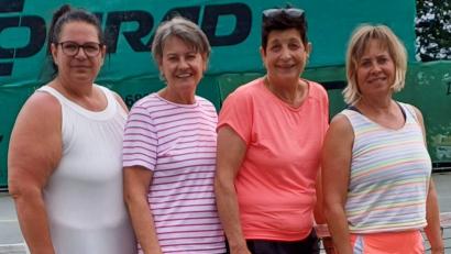 Bild: rst
Die erfolgreiche Paulsdorfer Mannschaft: (von rechts) Claudia Demleitner, Irene Koch, Marion Winkler und Claudia Weiß. Es fehlt Katrin Lobedann.