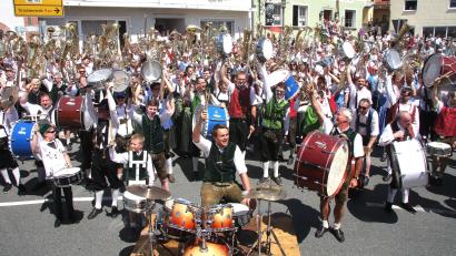 Archivbild: wro
Höhepunkt des Sternmarsches durch die Straßen von Falkenberg ist, wie vor fünf Jahren, der Massenchor am Marktplatz.