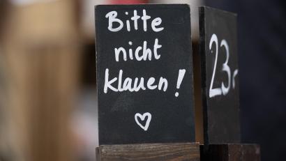 Symbolbild: Hendrik Schmidt
"Bitte nicht klauen" – Das würde ich dem Dieb gerne sagen.