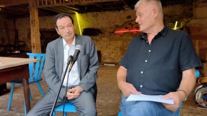 Bild: hev
Franz Dobler im Gespräch mit dem Eschenbacher Krimiautor Raimund Mader.