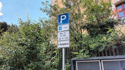 Bild: bjp
Verkehrsregeln sind dazu da, im Interesse eines geordneten Zusammenlebens eingehalten zu werden. Deshalb will die Stadt auch weiterhin die Einhaltung der Parkvorschriften überwachen lassen.