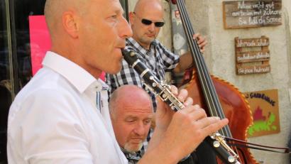 Bild: KLEZMER_CONNECTION_TRIO/exb
Das "Klezmer Collection Trio" eröffnet am Freitag, 2. August, die Wurzer Sommerkonzerte.