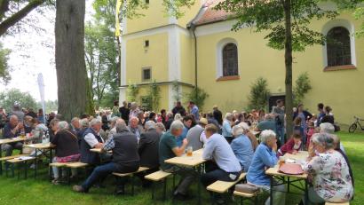 Bild: adj
Feuerwehr Neustadt und katholische Pfarrei feiern Mutter-Anna-Fest.