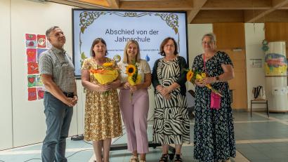 Bild: wbe
Konrektor Christian Hahn, Studienrätin der Grundschule Martina Hummel, Lehrerin Lisa Saradeth, Schulleiterin Andrea Dechant und die Koordinatorin der Ganztagsschule, Birgit Specht.