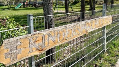 Archivbild: Gabi Schönberger
Wer kümmert sich um den einzigen Kinderspielplatz in Hütten? Etliche Eltern und Befürworter haben den Bürgerantrag zum Erhalt des Spielplatzes unterschrieben.