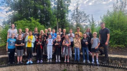 Bild: Klaus Schreiber/AELF Amberg-Neumarkt/exb
Die Kinder waren von den Waldjugendspielen begeistert.