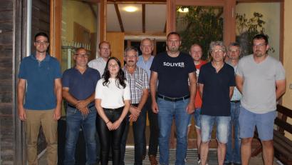 Bild: mnt
Die federführende Team der Flurneuordnung Thanstein-Tännesried: (von links) Lukas Wiesner, Klaus Dirscherl, Josef Dirschedl, Anna Schwarzmaier, Alfred Deml, Bürgermeister Walter Schauer, Michael Krämer, , Martin Mühlbauer, Peter Braun, Bernhard Kramer und Thomas Eiber.
