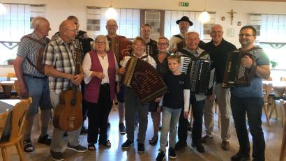 Bild: Monika Fink/exb
Zünftig ging es wieder zu beim Wirtshaussingen des Heimatkundlichen Arbeits- und Förderkreises in Kötzersdorf mit Musikanten aus der Region.