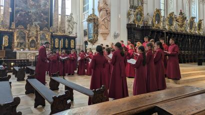 Bild: pz
Bei der Konzertreise durch Bayern stand für den Chor der Kathedrale von Ripon unter Leitung von Dr. Ronny Krippner auch ein Auftritt in der Basilika Waldsassen auf dem Programm.