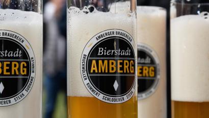 Bild: Petra Hartl
Das Amberger Bierfest und die sechs Brauereien der Stadt sind ein Aushängeschild. Amberg wurde jetzt vom Bayerischen Staatsministerium als "GenussOrt" ausgezeichnet.