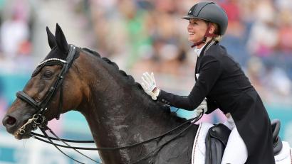 Bild: Rolf Vennenbernd/dpa
Jessica von Bredow-Werndl.