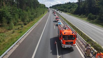 Bild: Hösamer
Die A93 war nach einem Unfall bei Schwandorf in Fahrtrichtung Weiden gesperrt.