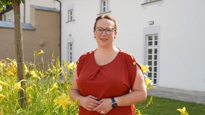 Bild: kaz
Sabine Rappl übernimmt zum Schuljahr 2024/25 die Leitung der Mittelschule Mitterteich.
