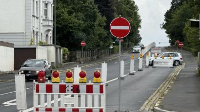 Bild: Matthias Bäumler/fph
Eine verwaiste Baustelle mitten am Tag? Das sieht nur so aus - unter der Erde ist ein Roboter im Einsatz.