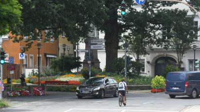 Bild: Gabi Schönberger
Eine Baustelle am Schlörplatz ändert die Zufahrt zur Altstadt vorübergehend.