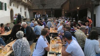Bild: Freilandmuseum Oberpfalz/Felix Schäffer 
Im „Edelmannshof“ in Perschen wird zünftig aufgespielt – beim Musikantenstammtisch an Mariä Himmelfahrt.