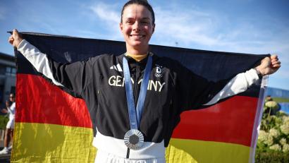 Bild: Jan Woitas/dpa
Silber bei den Olympischen Spielen: Esther Henseleit gelang ein historischer Coup.