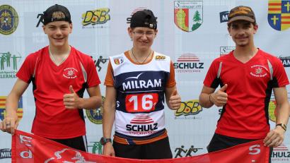 Bild: Herta Zeiler 
Julian Grundler (links), Kerstin Schmidt (Mitte) und Simon Denz waren beim Target-Sprint unterwegs.