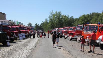 Bild: kro
Die ausgestellten betagten Feuerwehrautos waren ein Hingucker.