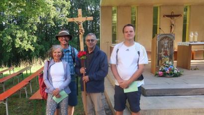 Bild: rha
Die 14. Wallfahrt der Pfarreiengemeinschaft Vilseck-Schlicht-Sorghof zum Frohnberg leiten (von links) Rita Kederer, Edmund Heldmann, Josef Stauber und Jonas Dittrich.