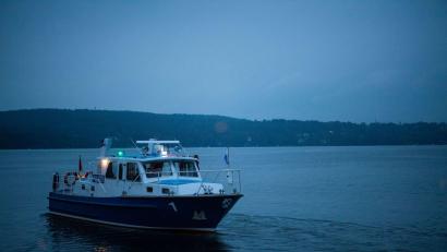 Bild: Lino Mirgeler/dpa
Da ein Fahrgastkabinenschiff eine Brücke berührte, ist ein Schaden in fünfstelliger Höhe entstanden. (Symbolbild)