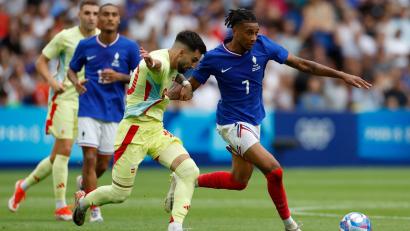 Bild: Aurelien Morissard/AP/dpa
Michael Olise legt beim FC Bayern München mit der Mannschaft los.
