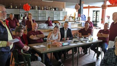 Bild: nm
Die "Campingfreunde" nehmen die Gaststätte „Gaisweiher“ in Beschlag. Es ist die erste Jahreshauptversammlung nach dem Abschluss der Sanierungsarbeiten in der Freizeitanlage.