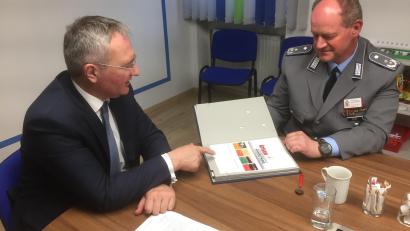 Bild: exb
Oberstleutnant Gereon Gräf (rechts) beim Antritssbesuch bei Landtagsabgeordnetem Harald Schwartz.
