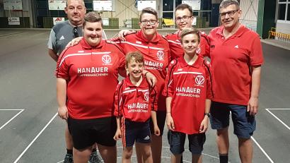 Bild: Beitrag, Externer [EXB] (kontakt@oberpfalznetz.de)
Mit einer geschlossenen Mannschaftsleistung holten die jungen Stockschützen den Titel bei der Bezirksmeisterschaft.