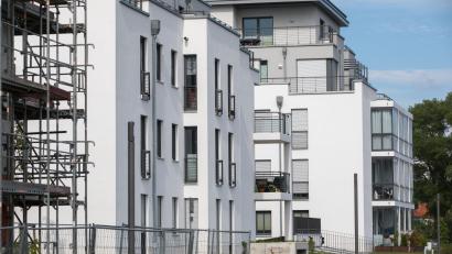 Symbolbild: Jens Büttner/dpa
Der Wohnungsbau kommt bei weitem nicht so schnell voran, wie der Bedarf wächst. Auch im Landkreis Tirschenreuth fehlt es an bezahlbaren Mietwohnungen.