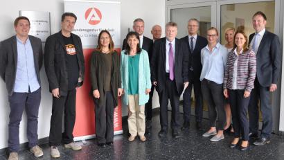 Bild: exb
Die internationalen Gäste erhielten in Schwandorf Informationen über das Verfahren der Beratungs- und Vermittlungsarbeit in der Arbeitsagentur.