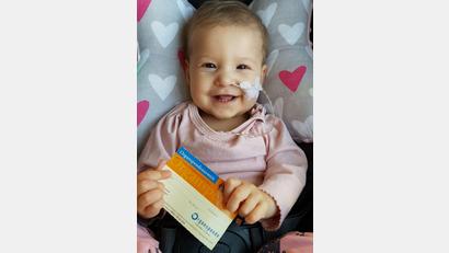 Bild: exb
Das fröhliche Kinderlachen täuscht: Die kleine Aria (1) braucht dringend ein neues Herz.