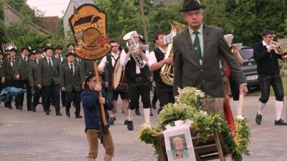 Bild: agr
Der Festzug bewegte sich vom Dorfplatz bis zum Anwesen Probst.