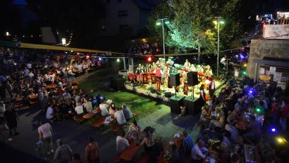 Bild: bey
Das Sommernachtsfest in Burkhardsieth der örtlichen Vereine lockt auch in diesem Jahr viele Gäste an.