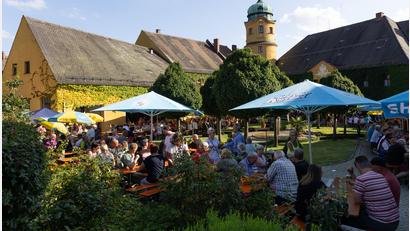 Bild: Roland Wellenhöfer
Nach sieben Jahren Pause wurde im Schlosshof wieder Bürgerfest gefeiert.