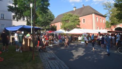 Bild: fz
Idyllisch der Dorfplatz als Festareal für das Püchersreuther Dorffest