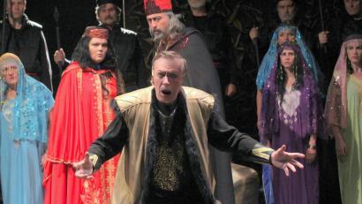 Bild: Great Performances UG/exb
"Nabucco" in der Inszenierung der Festspieloper Prag mit Martin Bárta (Mitte) in der Hauptrolle.