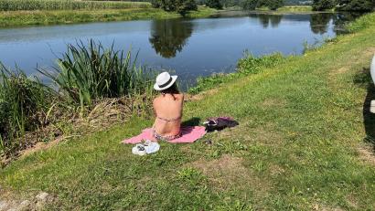 Bild: ihl
Badevergnügen in Flüssen, wie hier in der Naab bei Perschen, ist angesichts von Freibädern und Seen aus der Mode. Das Wasser wird auch nicht auf Badetauglichkeit getestet.