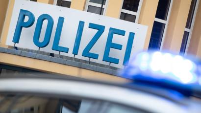 Symbolbild: Friso Gentsch
Die Polizei warnt wieder einmal davor, Geld an nicht bekannte Personen zu überweisen. Ein Fall aus dem Raum Burglengenfeld zeigt, warum.
