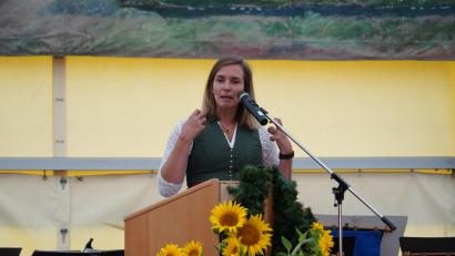 Bild: kaz
Die Grünen hatten zum politischen Nachmittag auf dem Wiesenfest eingeladen. Zu Gast war auch Landtagsabgeordnete Laura Weber.