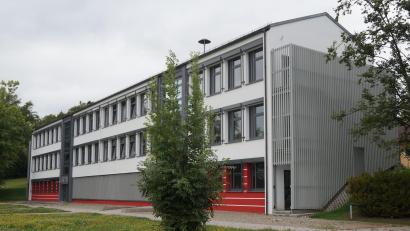 Bild: wel
Die Energetische Sanierung der Grundschule ist abgeschlossen, sie war eine große Herausforderung für den Schulverband.