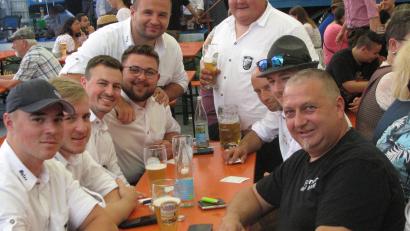 Bild: knh
Einheitlich gekleidet nahmen die jungen Spieler des Fußballvereins am Bürgerfest teil.