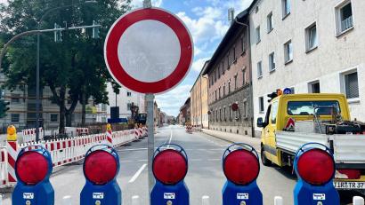 Bild: Gabi Schönberger
Die Bauarbeiten rund um den Rotkreuzplatz gehen in eine neue Phase: Ab 20. August ist die Prinz-Ludwig-Straße komplett gesperrt. Die Umleitung erfolgt über die Straße Zur Centralwerkstätte.