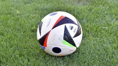 Bild: Hubert Ziegler
Fünfmal fand der Ball den Weg ins Bayreuther Tor: Der SV Fortuna Regensburg schaltete im Toto-Pokal überraschend die SpVgg Bayreuth aus.